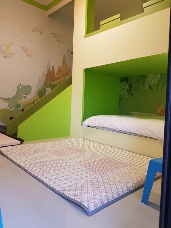Childlike Innocence Homestay Città di Hualien Esterno foto