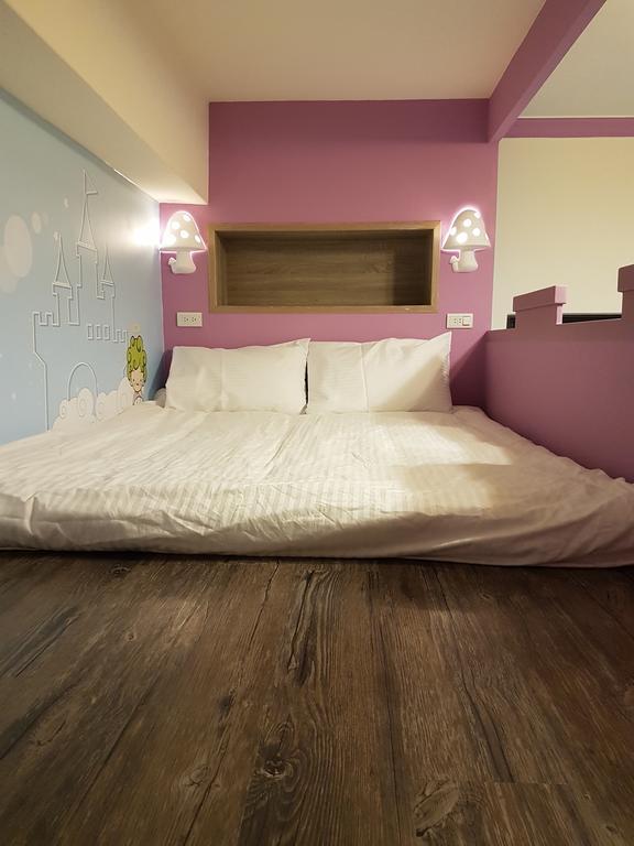 Childlike Innocence Homestay Città di Hualien Esterno foto