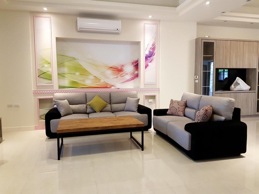 Childlike Innocence Homestay Città di Hualien Esterno foto