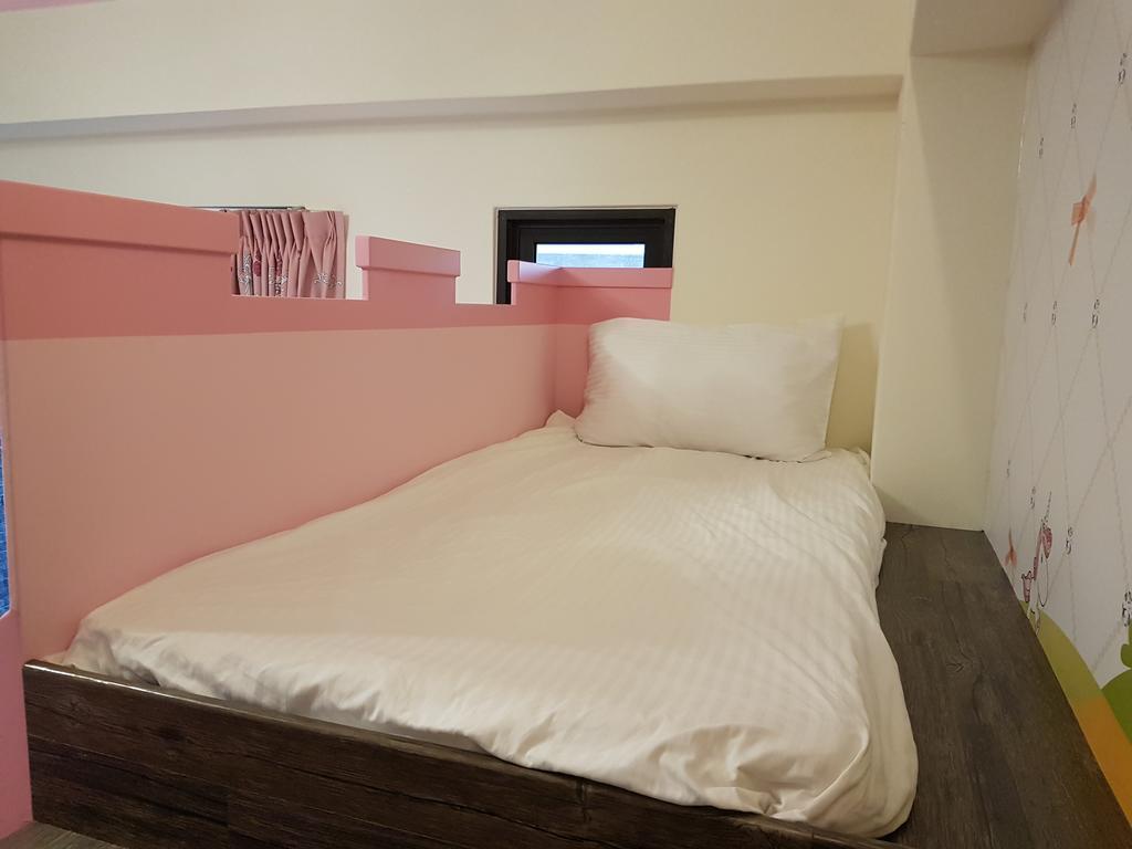Childlike Innocence Homestay Città di Hualien Esterno foto