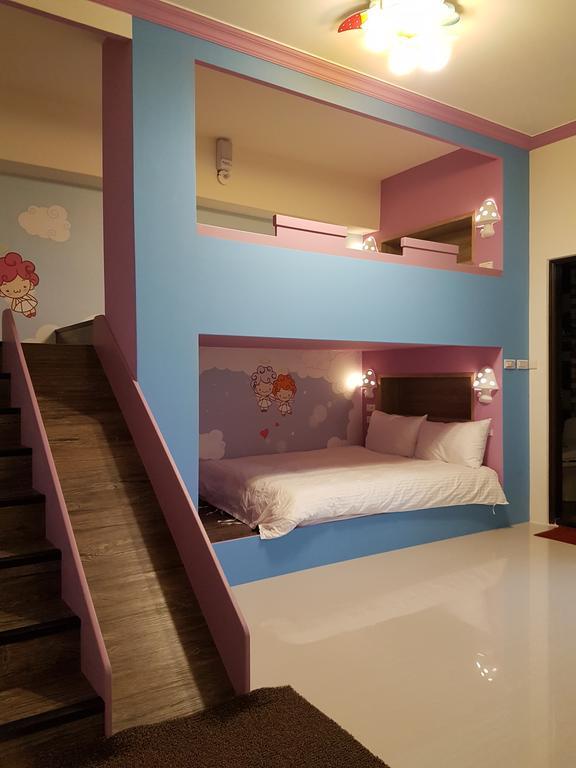 Childlike Innocence Homestay Città di Hualien Esterno foto