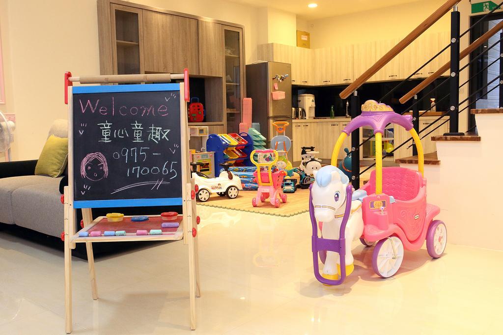 Childlike Innocence Homestay Città di Hualien Esterno foto