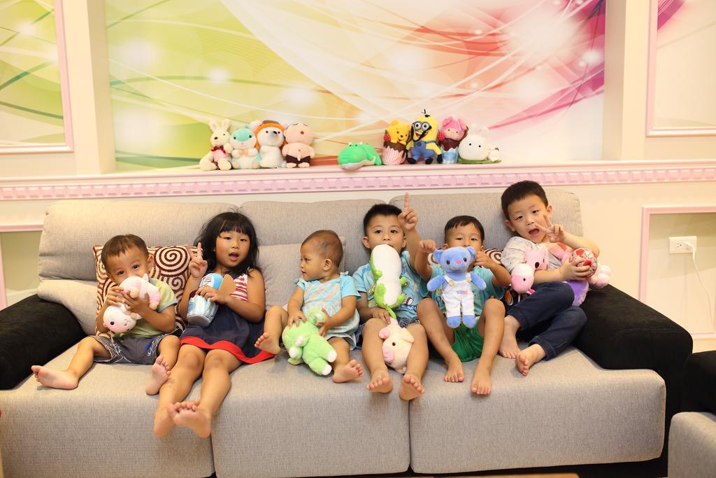Childlike Innocence Homestay Città di Hualien Esterno foto