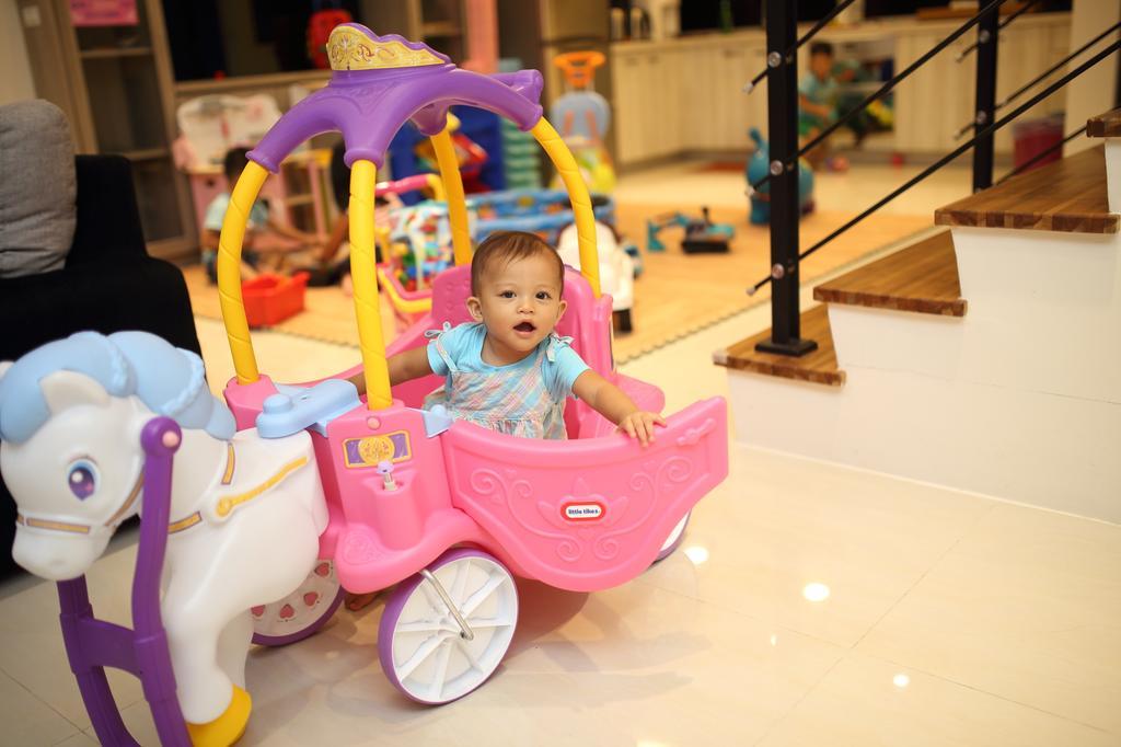 Childlike Innocence Homestay Città di Hualien Esterno foto