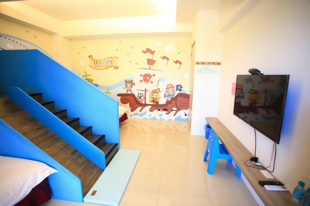 Childlike Innocence Homestay Città di Hualien Esterno foto