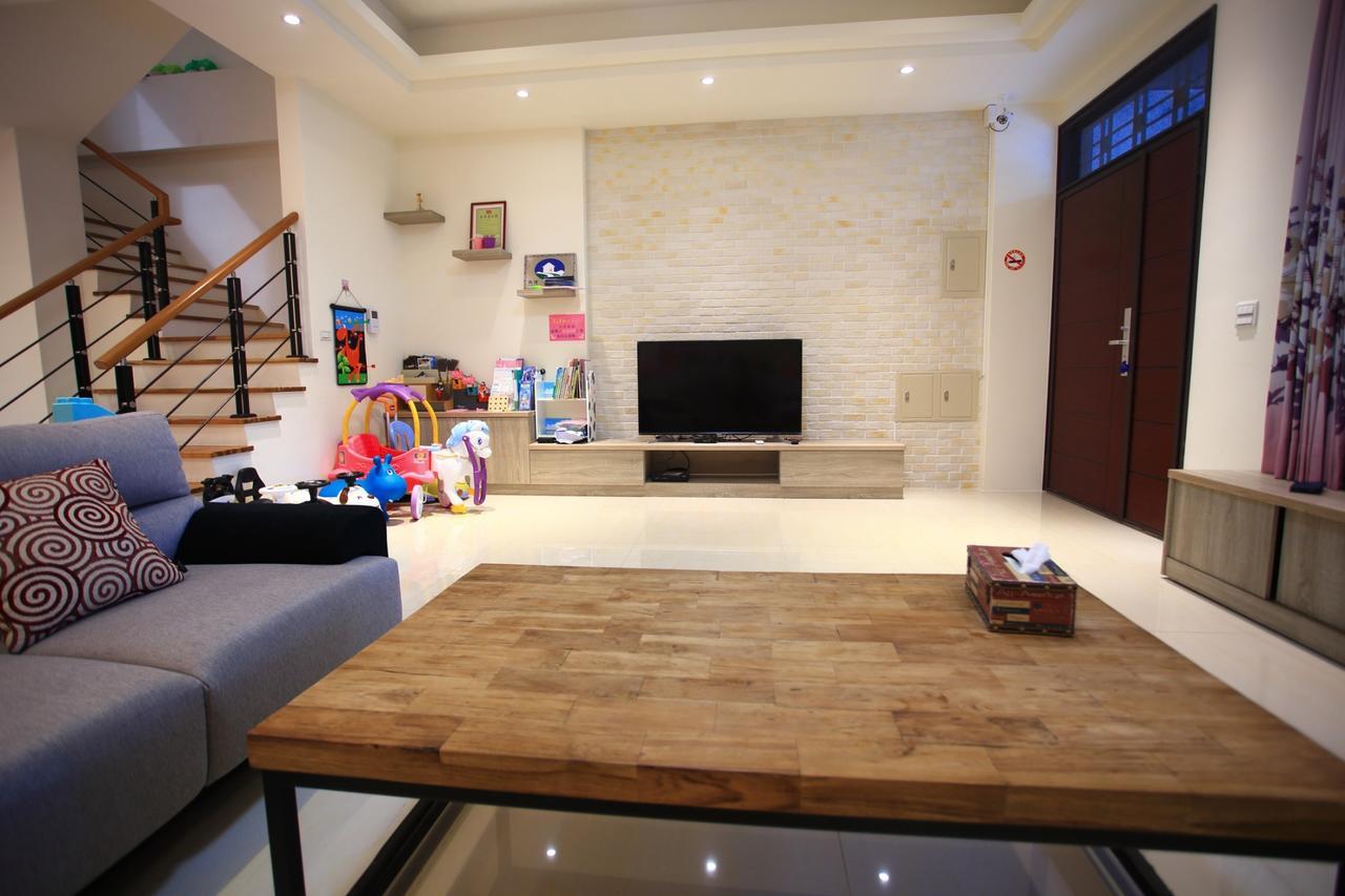 Childlike Innocence Homestay Città di Hualien Esterno foto
