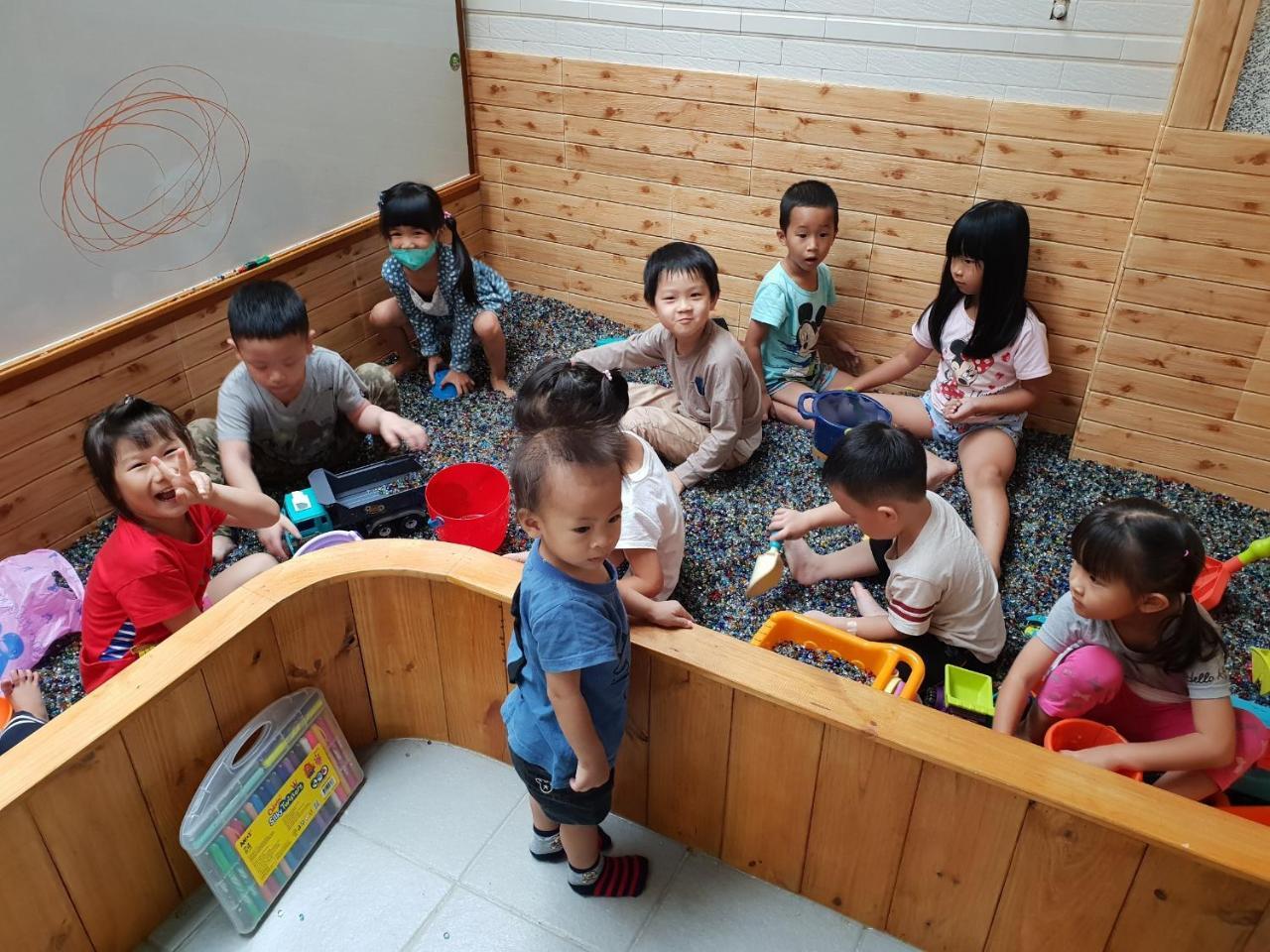 Childlike Innocence Homestay Città di Hualien Esterno foto