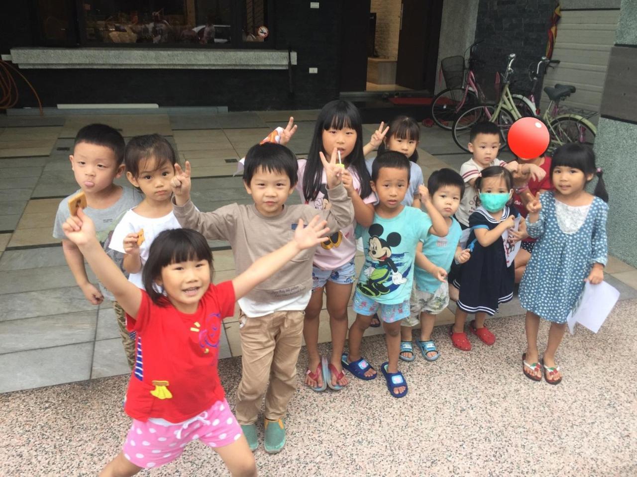 Childlike Innocence Homestay Città di Hualien Esterno foto
